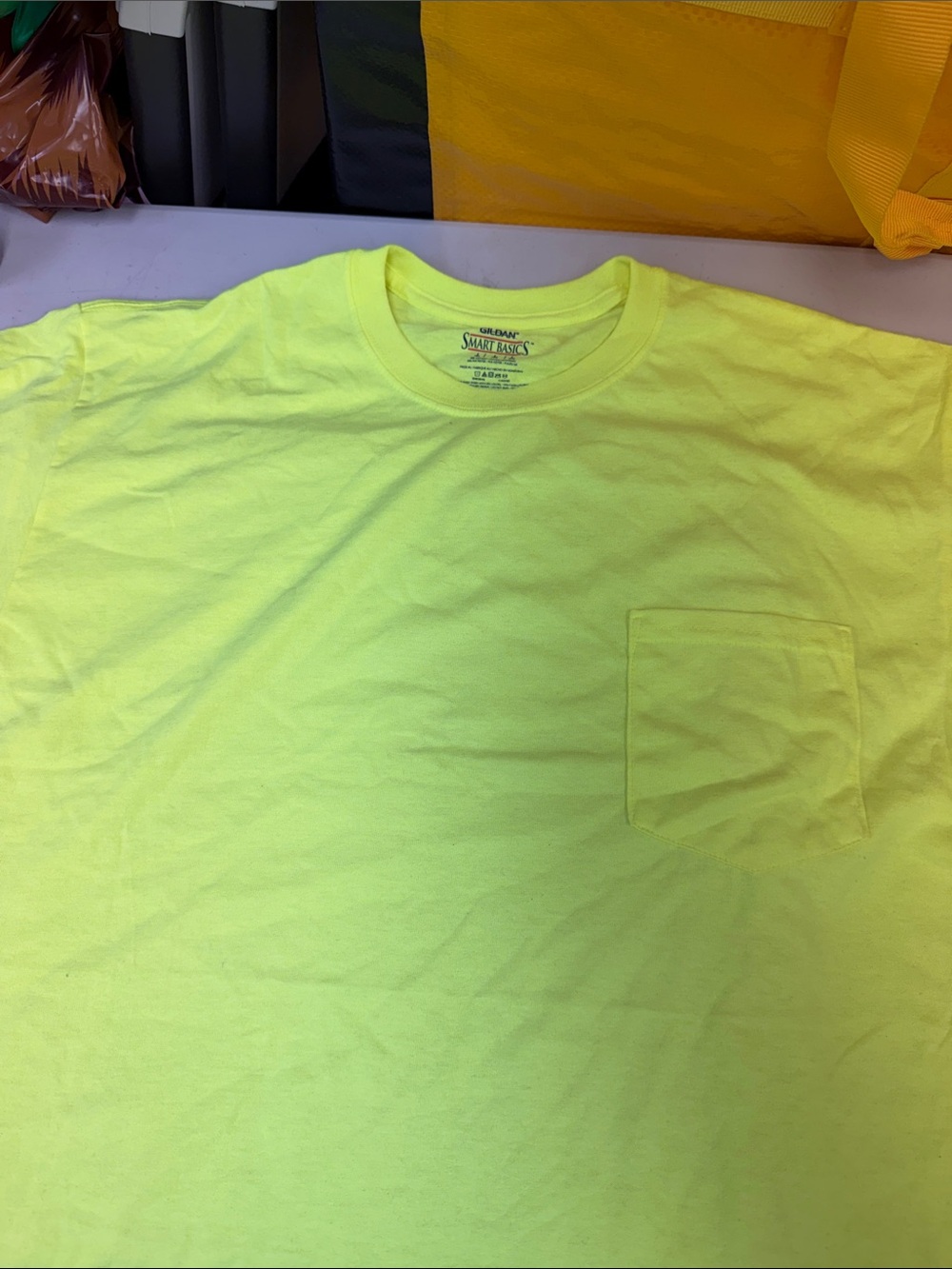 Hanes Neon Yellow Short Sleeve Pocket T-Shirt - Men size large new tall fit
